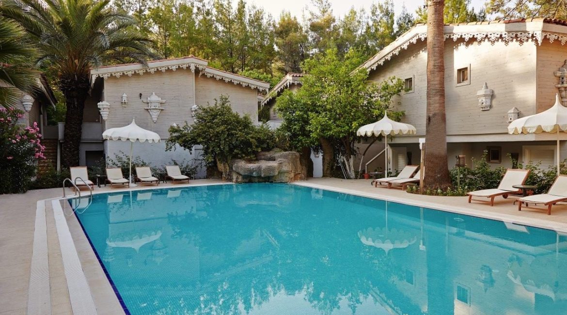 Golden Key Bordubet pool