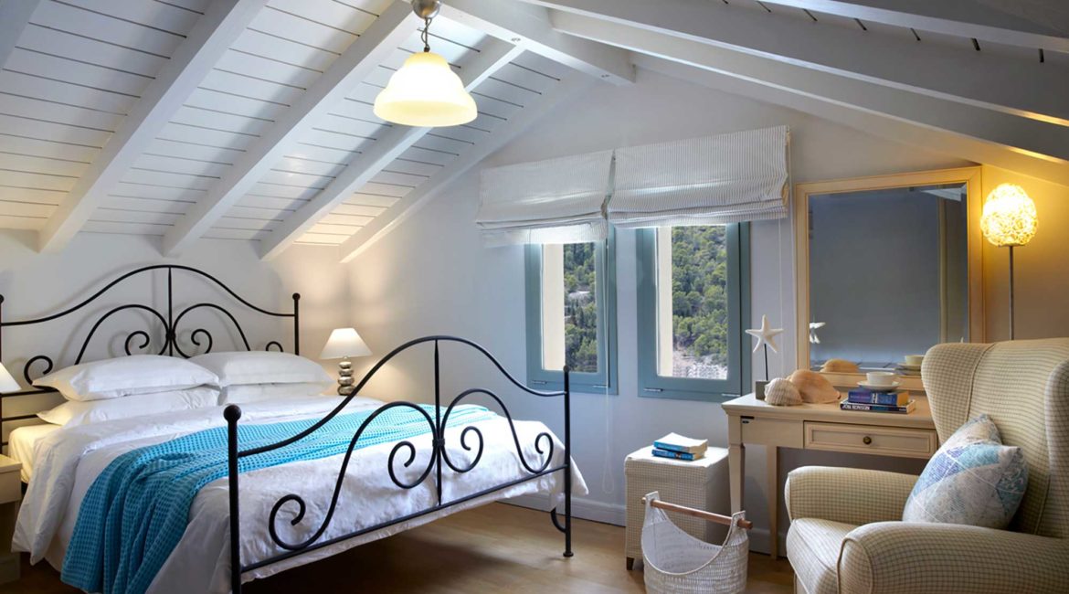 Villa Akrogialli Braunis Horio Villas double bedroom