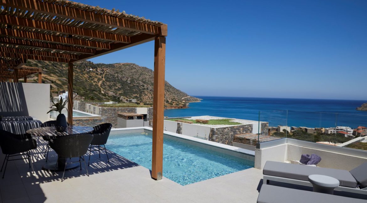 Family Duplex with Private Pool & Pool Basement Level 10