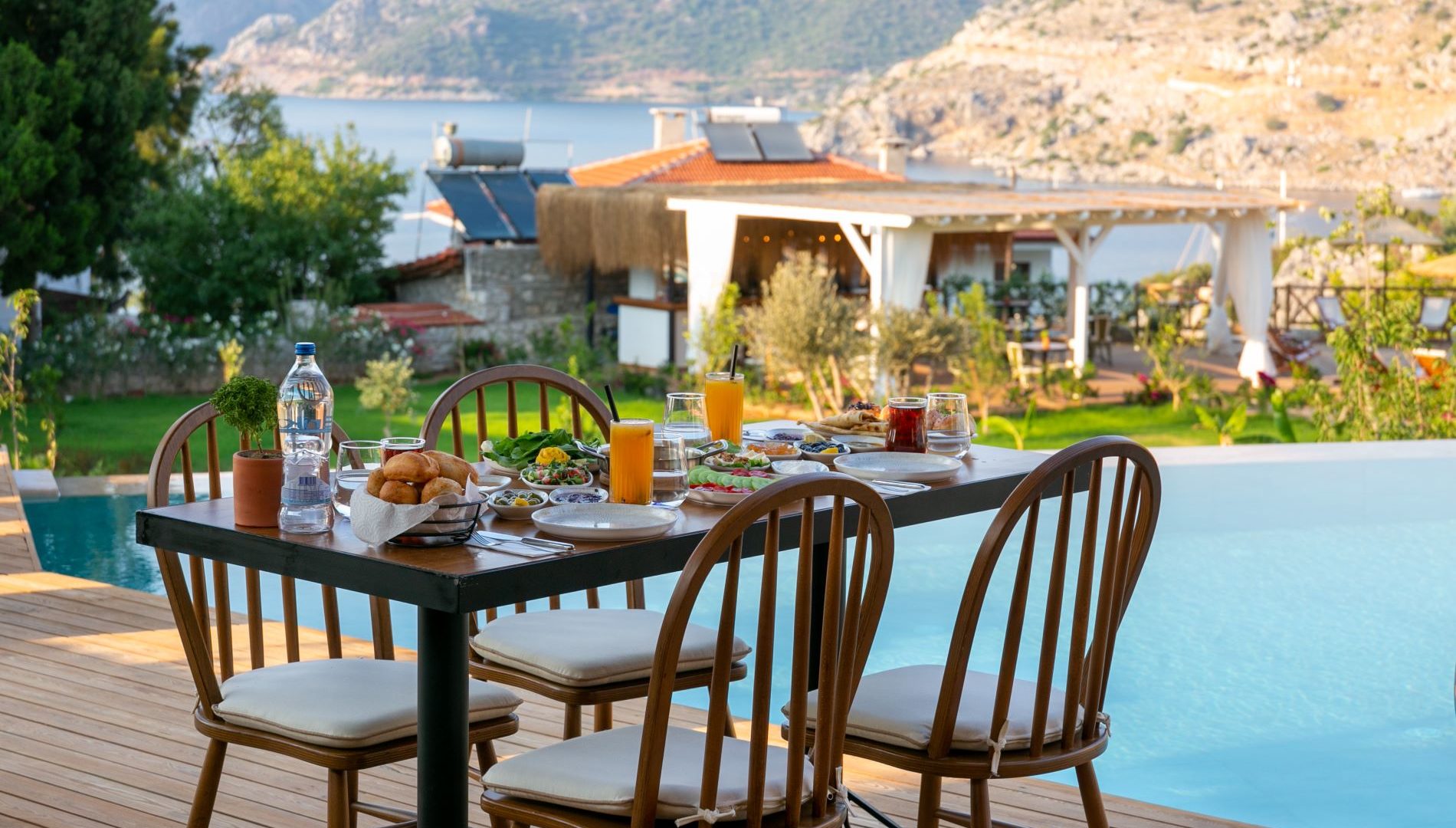 Boho Garden Breakfast