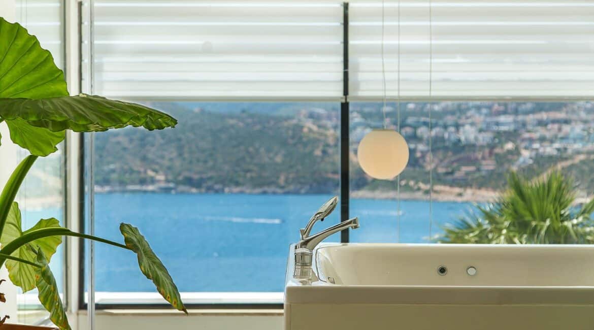 Avicenna Setara stunning bathrooms