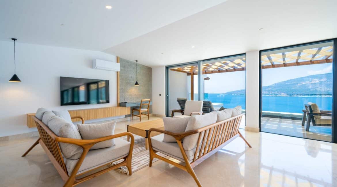 Penthouse Suite, Sea View with Jacuzzi 2