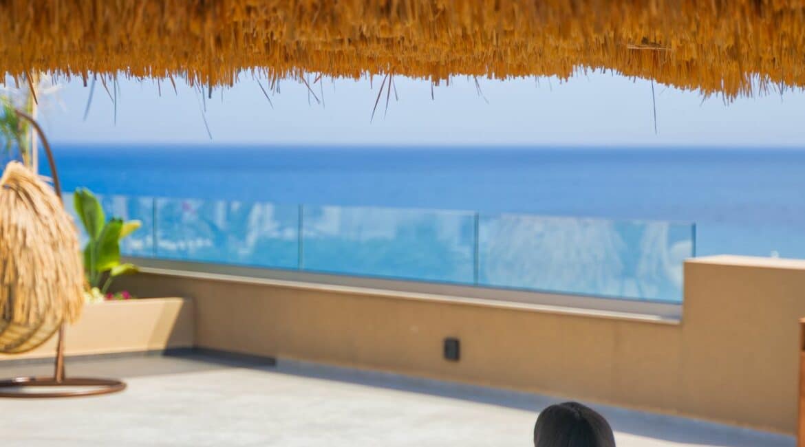 Minos spacious terraces