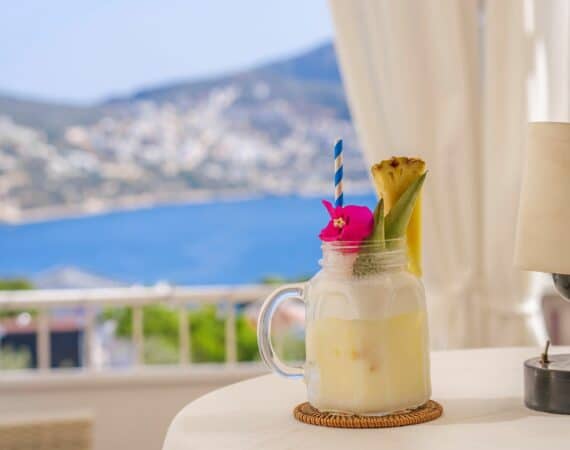 Handcrafted cocktails by Yusuf at the Oasis Hotel Bar, Kalkan – expertly mixed with flair
