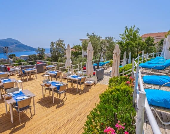Oasis Hotel Breakfast terrace
