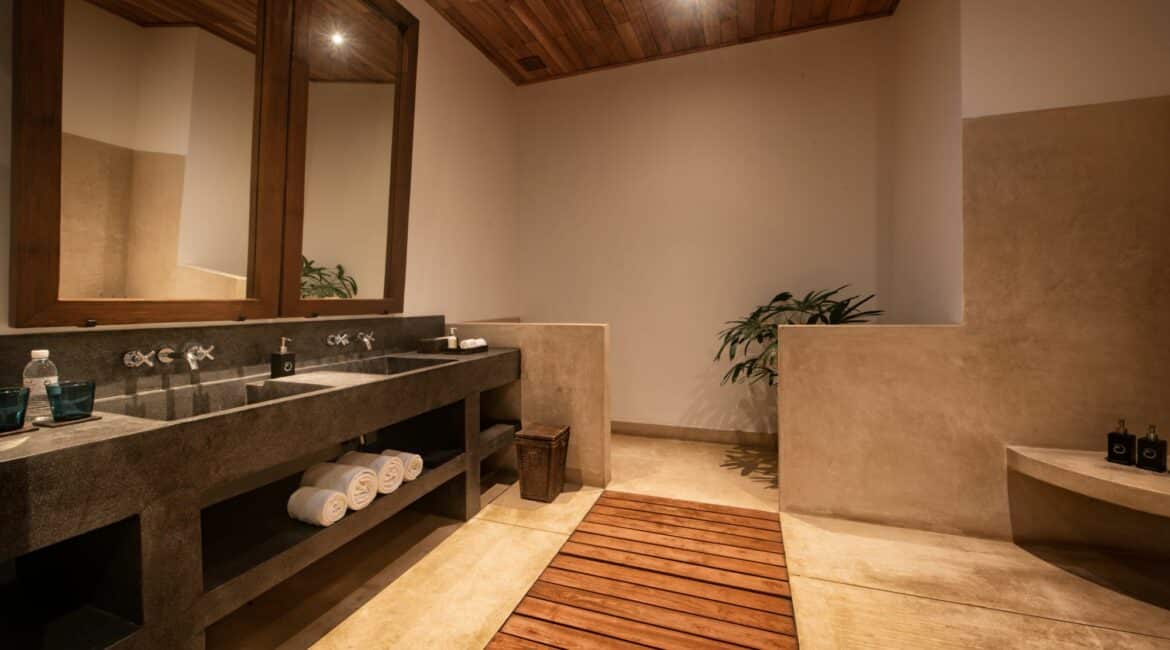 The Wallawwa Garden Suite Large Bathroom