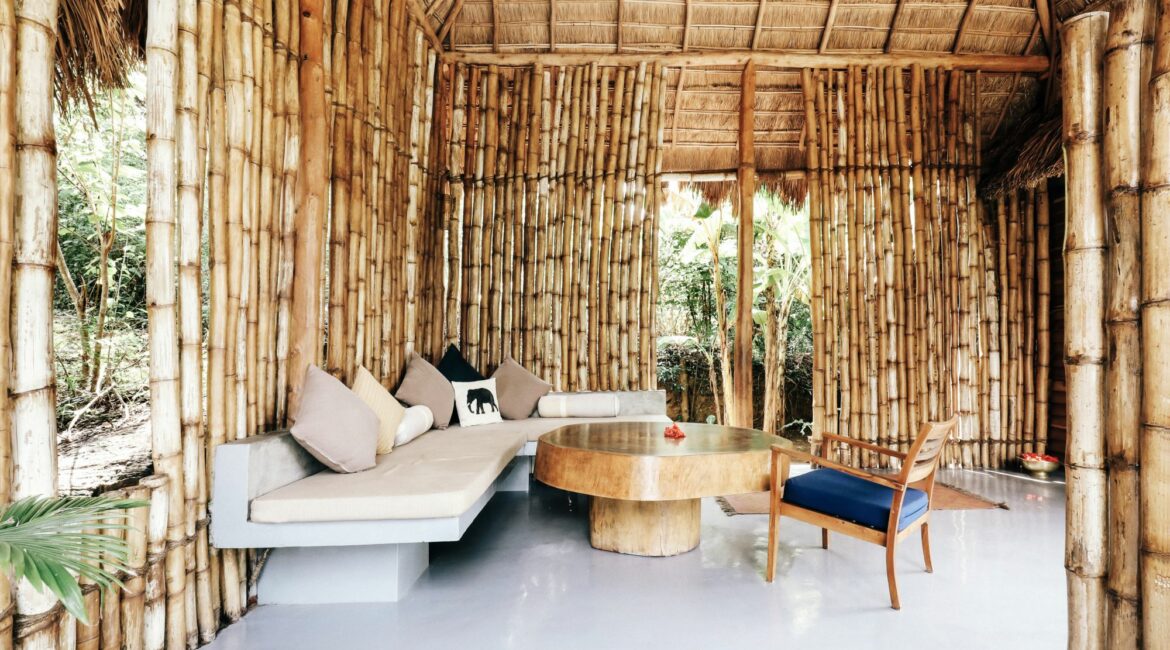 Gal Oya Lodge Family Suite open-plan alfresco living room – Elegant, eco-conscious design with natural materials in Gal Oya National Park, Sri Lanka.