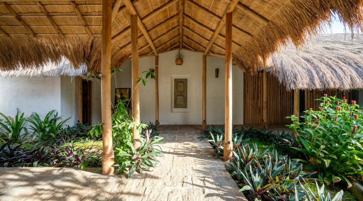 Tekanda Lodge lobby entrance