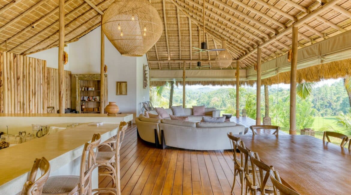 Tekanda Lodge Double aspect main living deck