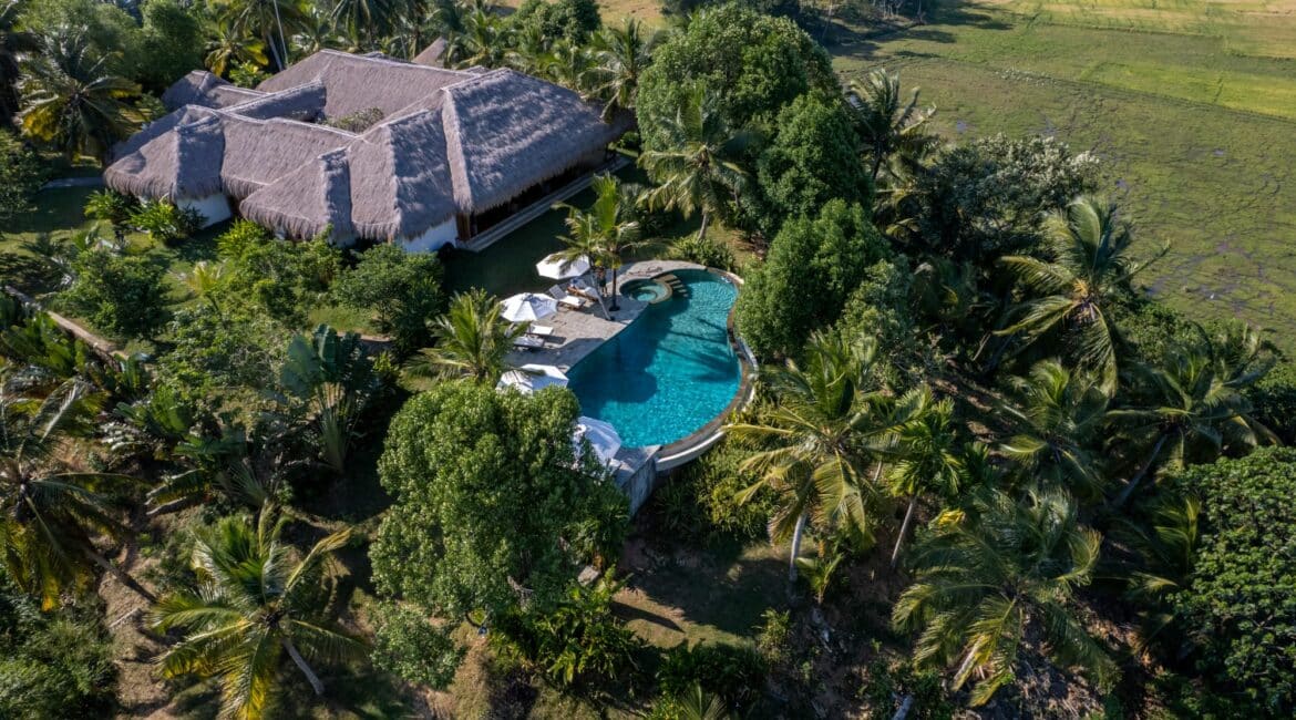 Tekanda Lodge aerial footage of the estate and swimming pool