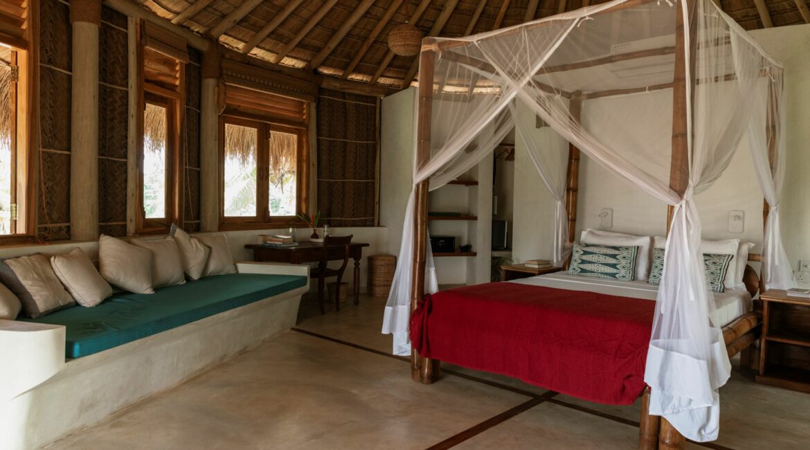Tekanda Lodge Cabana Kale showing one of the two built in day beds - which can be used as additional singles