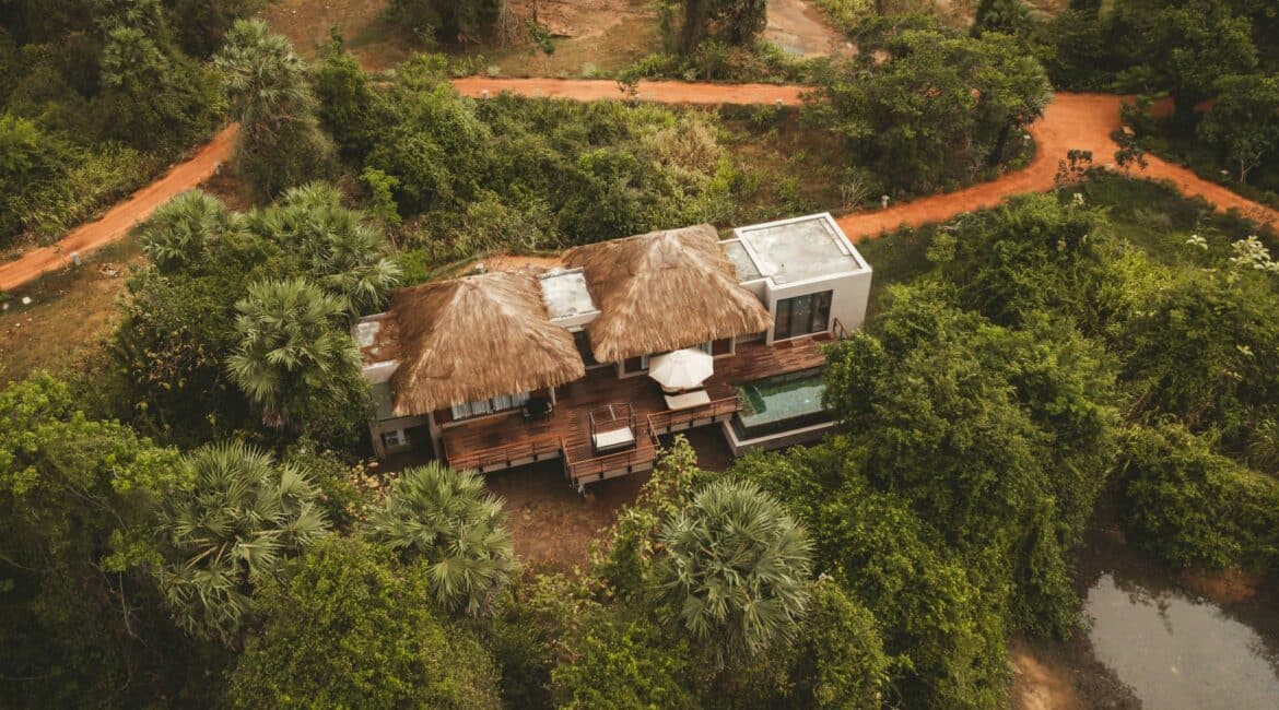 Sunlit Deluxe Villa at Uga Ulagalla, nestled in nature – refined boutique retreat in Sri Lanka’s Cultural Triangle