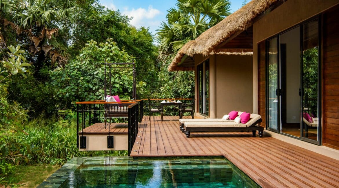 Uga Ulagalla Deluxe Villa and pool by day