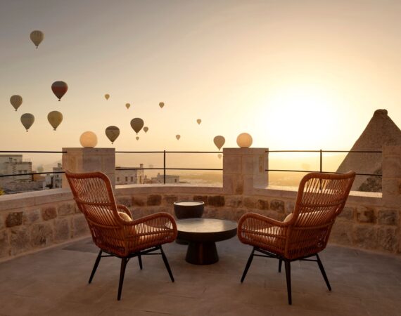 Argos in Cappadocia seating area with balloon landscape