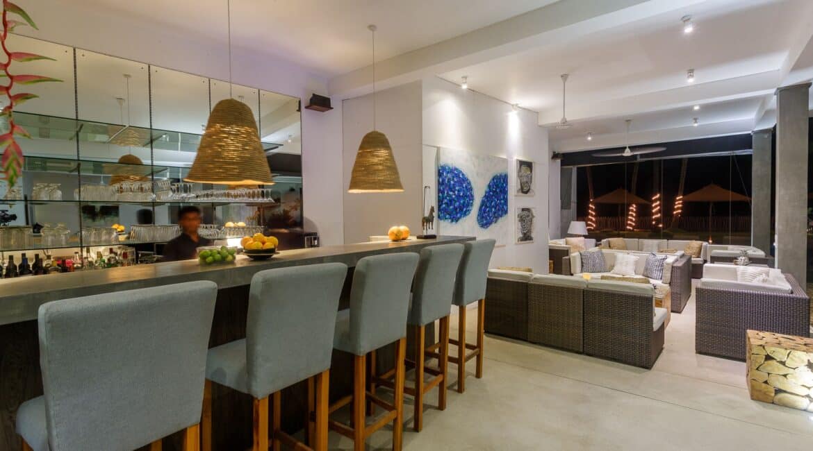 KK Beach Bar by night