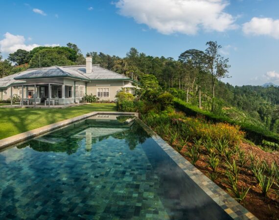 Nine Skies bungalow, gardens and glorious mountain facing infinity pool