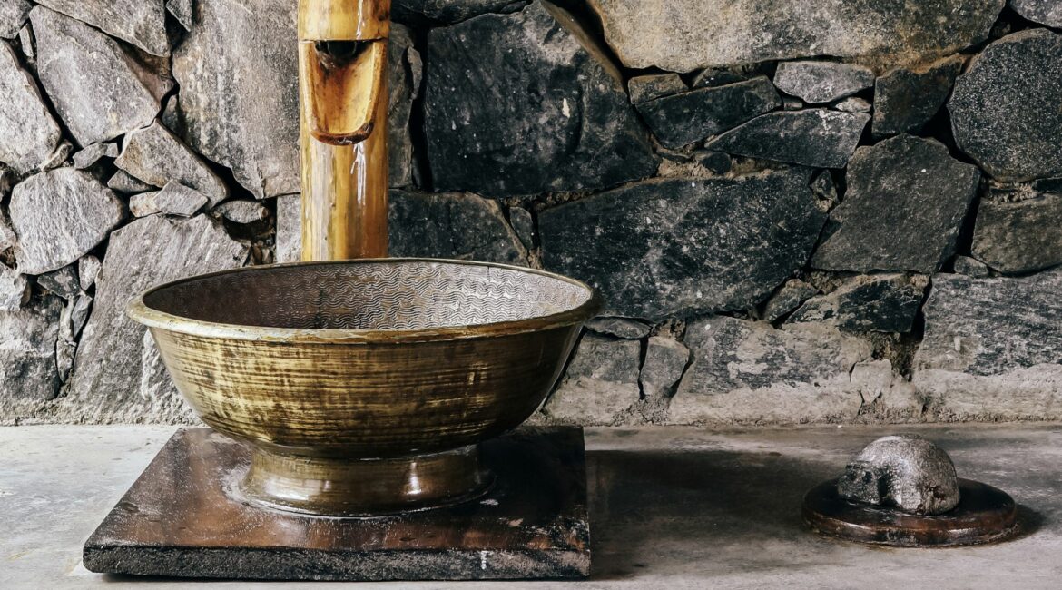 Gal Oya Lodge Lodge Bungalow wash basins open sided bathroom