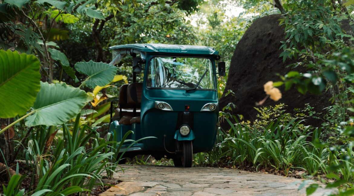 Malbar Hill Sri Lanka hotel buggy tuk-tuk