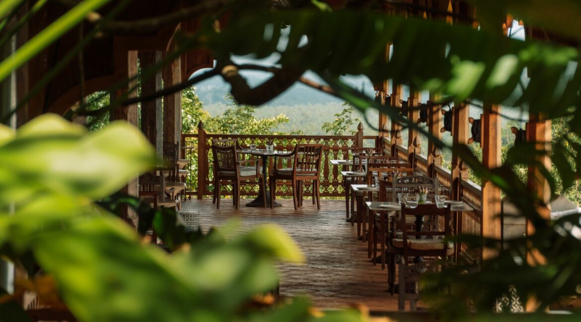 Malbar Hill Sri Lanka stunning alfresco dining area