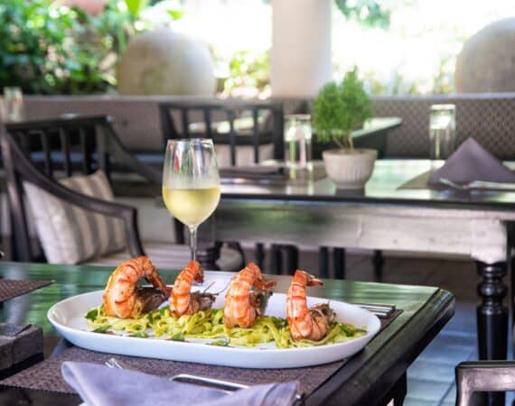 The Wallawwa Sri Lanka stunning cuisine king prawns and crisp white wine