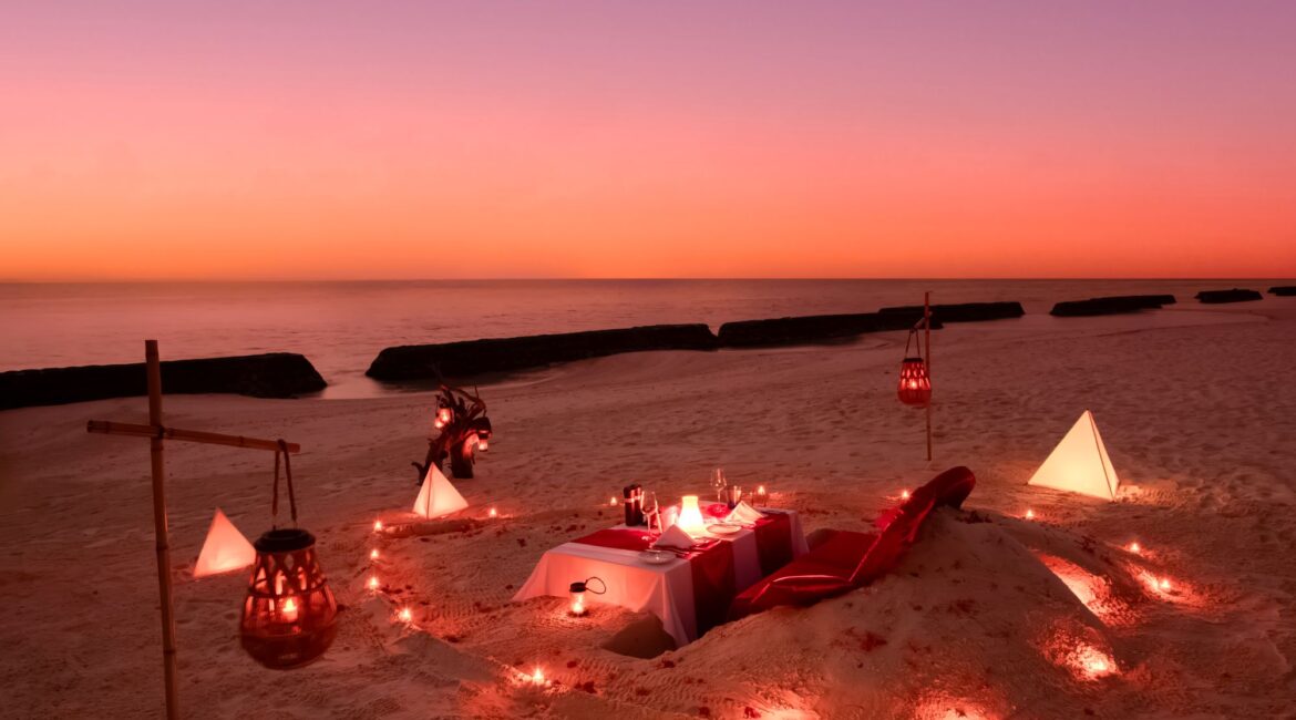 Komandoo Island Resort & Spa Veli Dinner
