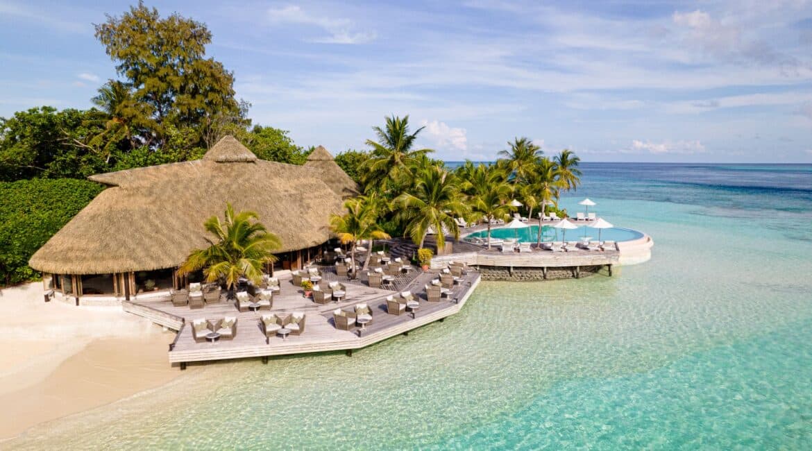 Komandoo Island Resort & Spa stunning thatched resort and swimming pool