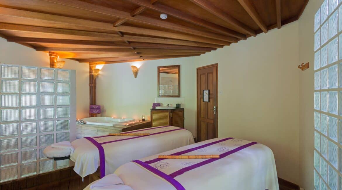 Komandoo Island Resort & Spa hotel spa