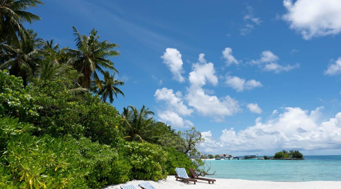 Makunudu Island Maldives white sandy beaches turquoise water for swimming