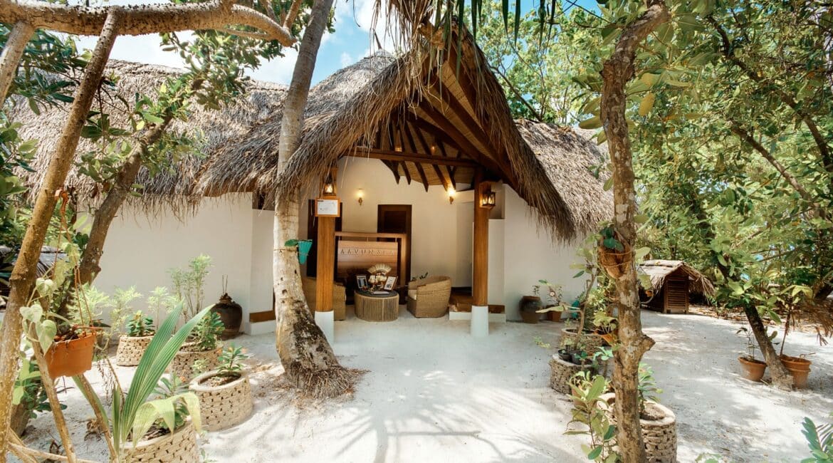 Makunudu Island Maldives Spa entrance