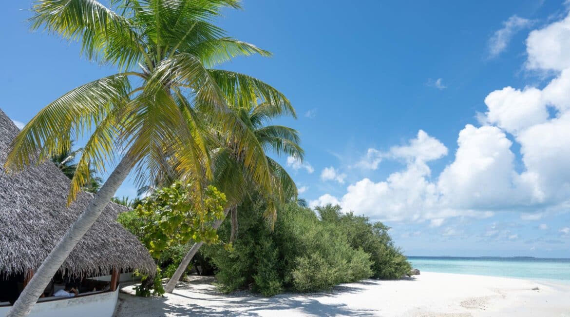 Makunudu Island Maldives relaxed quiet island living