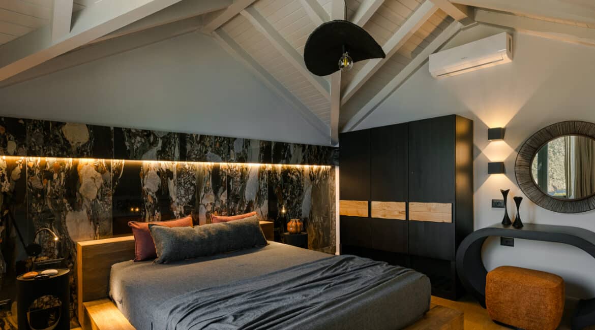 Villa Agapi elegant double bedroom with sea views Braunis Horio Kefalonia
