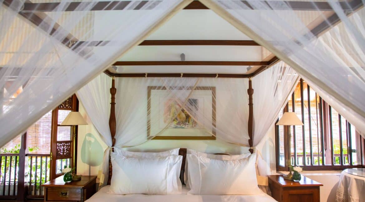 Landesi Galle Fort Sri Lanka beautiful Deluxe Room with ornate fixtures and fittings