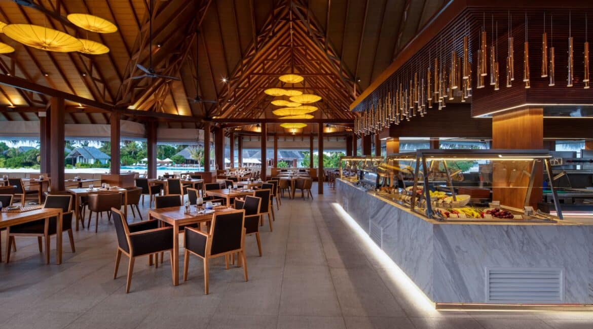 Ralu Bar & Lounge buddet style Heritance Aarah Hotel Maldives