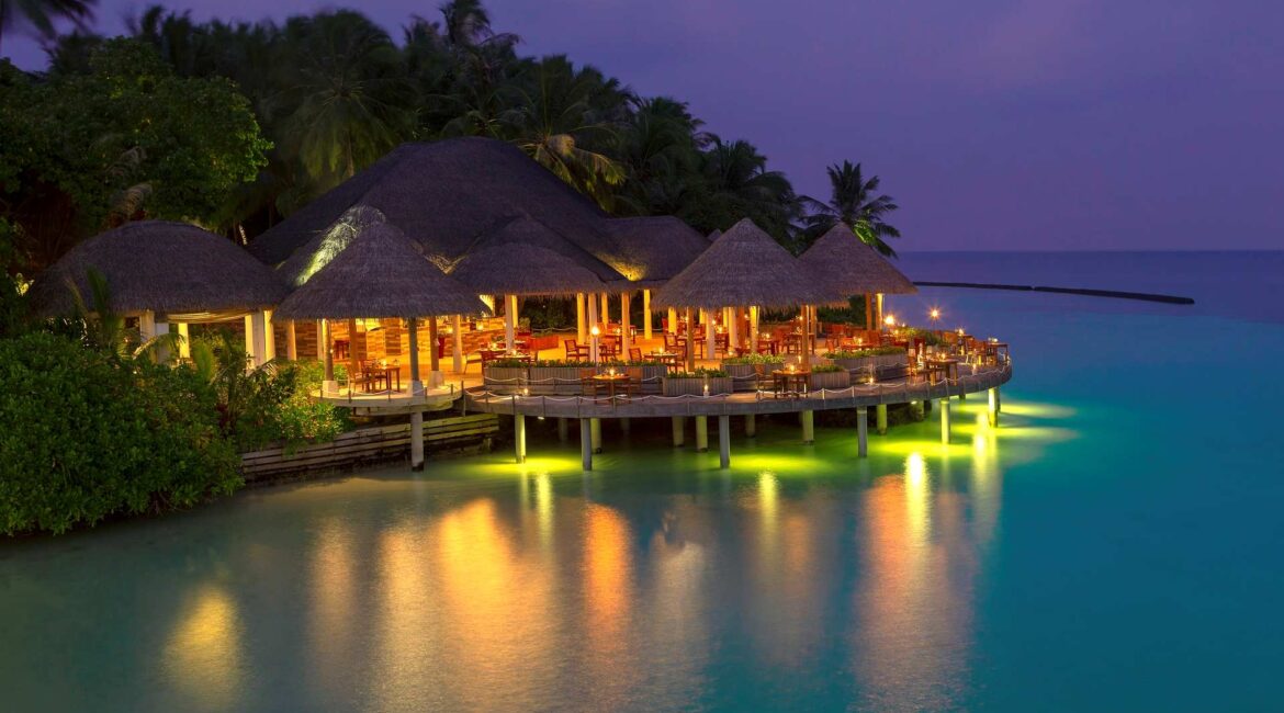 Baros Cayenne grill and restaurant as night falls