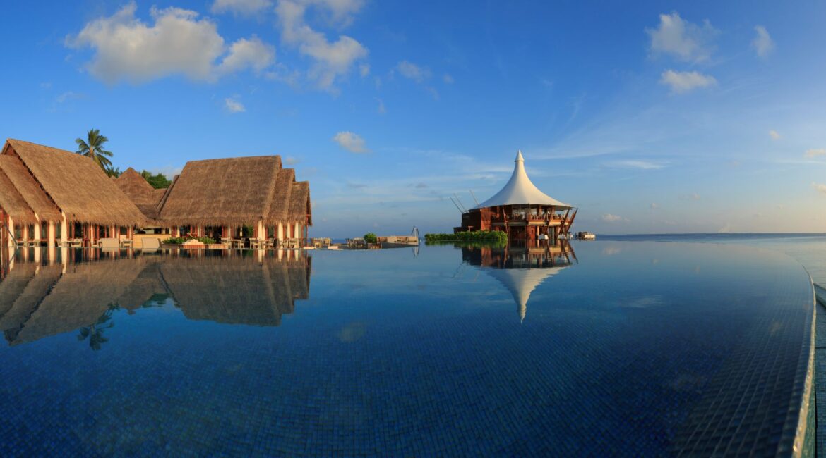 Baros Maldives Restaurants and panoramic sea views