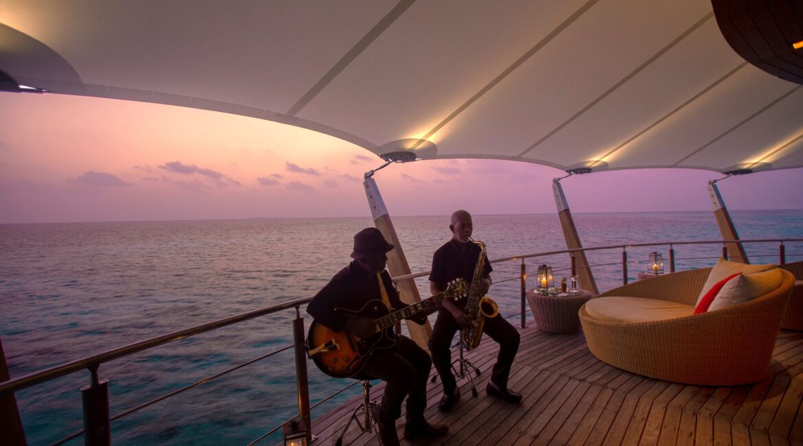 Baros Maldives_Lighthouse Lounge