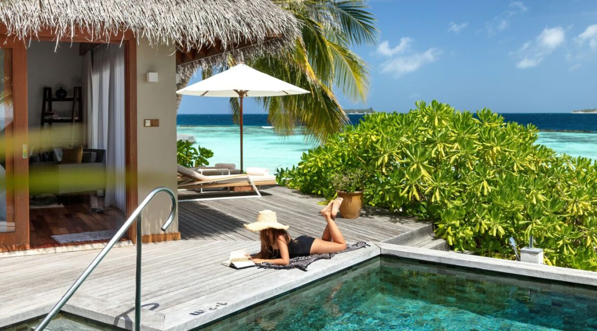 Villa - Baros Suite - Poolside 2