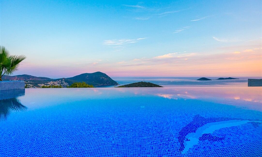 Villa Kayra sunset swimming pool