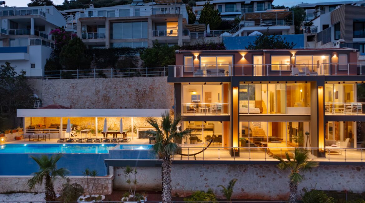 Villa Kayra in Kalkan by night