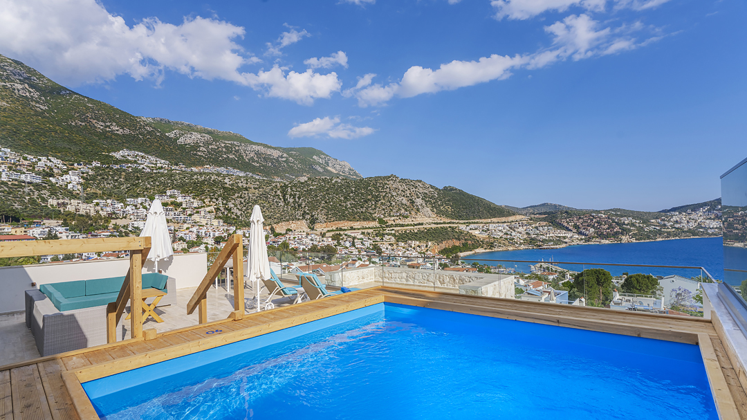 New Building Penthouse With Plunge Pool and sea views