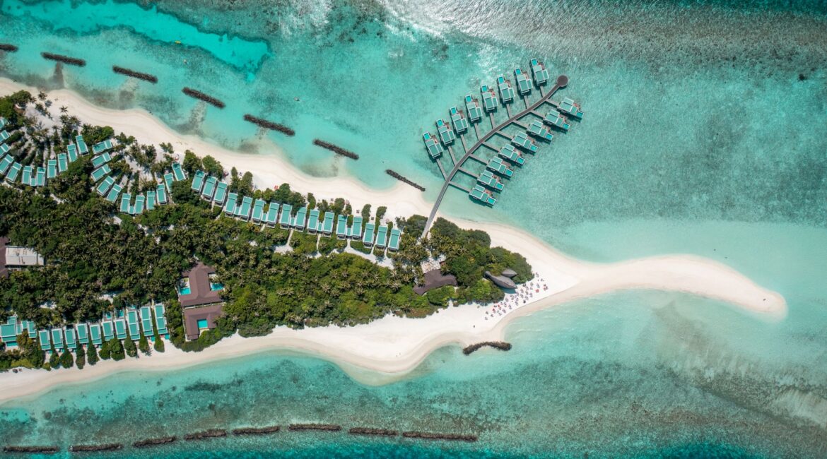 Dhigali Maldives wide beaches and shifting tides