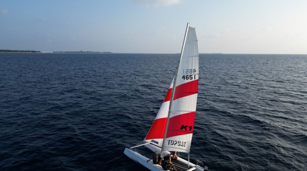 Dinghy Catamaran sailing at Reethi Fary Reosrt in the Maldives