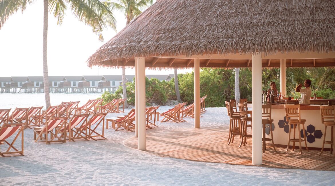 Reethi Faru Resort - Sunset Bar in the Maldives