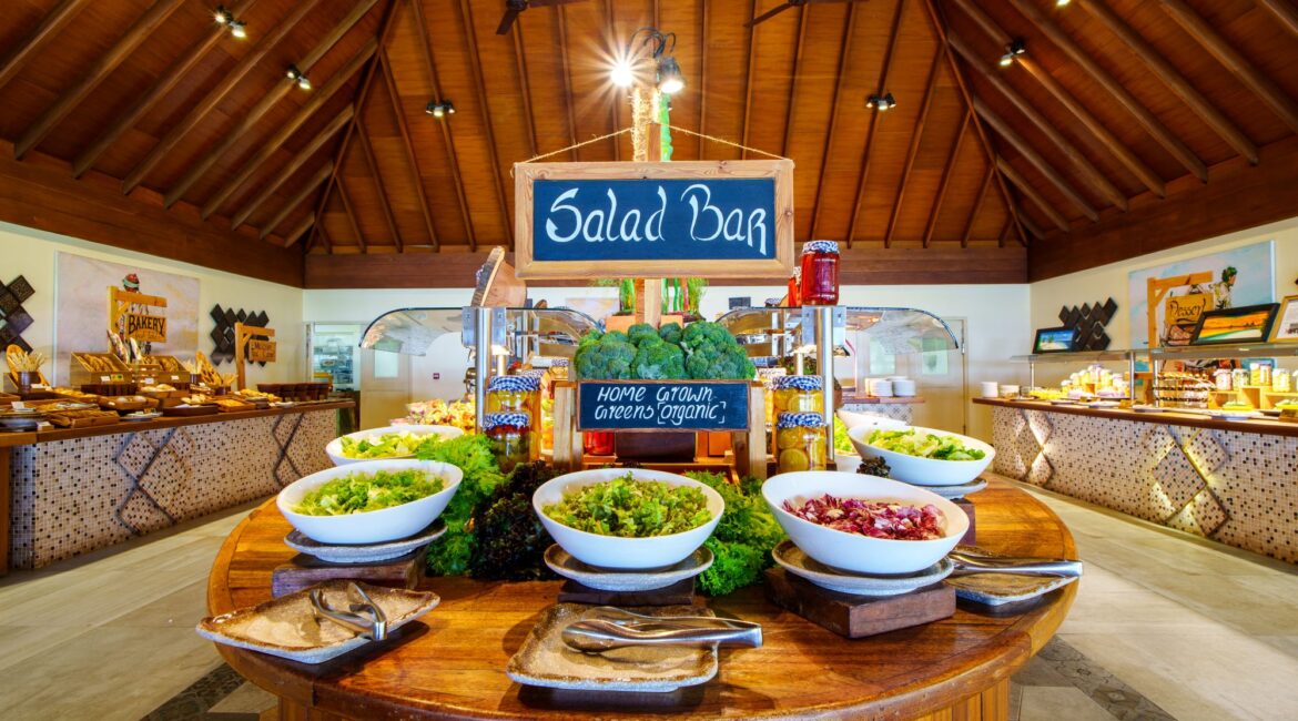 Reethi Faru Resort Vakaru buffet restaurant