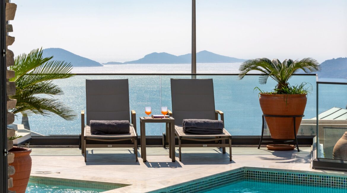 Olive House swimming pool and furnished terraces Kalamar Bay