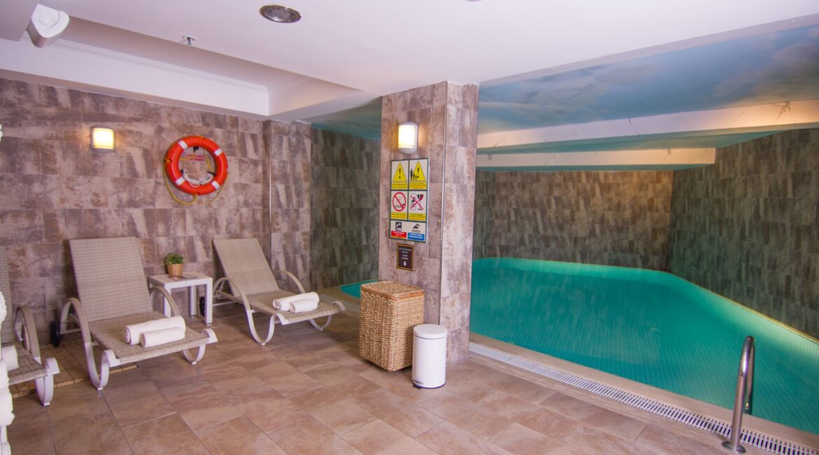 Sirkeci Mansion hotel swimming pooll in the spa