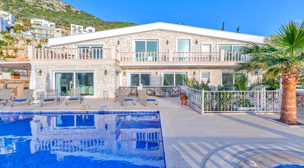 Villa Bahce Kalkan exterior with private swimming pool and sun terrace.