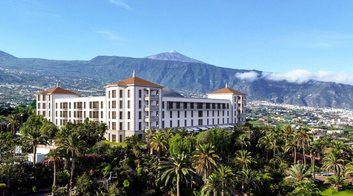 Gran Hotel Taoro Puerto de la Cruz Tenerife exterior and mountain views