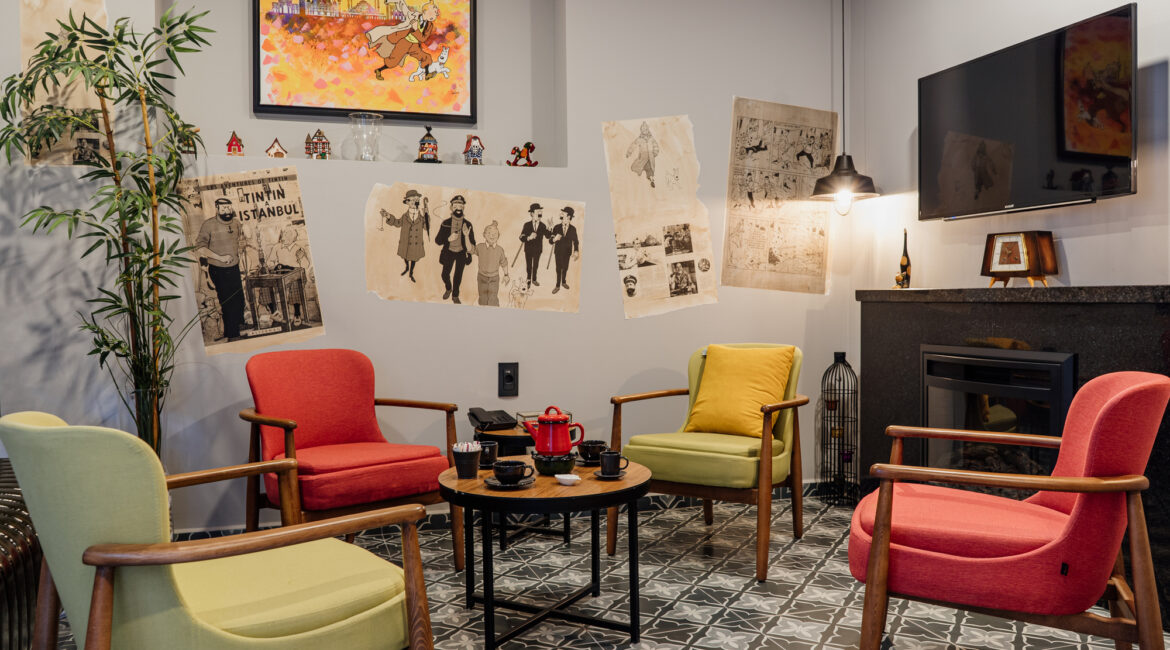 Comfortable guest lounge at Hotel Poem, a family-owned hotel in Istanbul