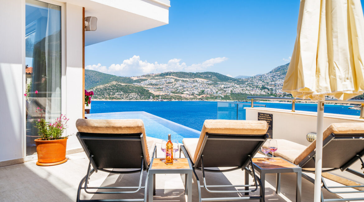 Infinity pool at Villa Cennet Koy Kalkan with views across the bay of Kalkan